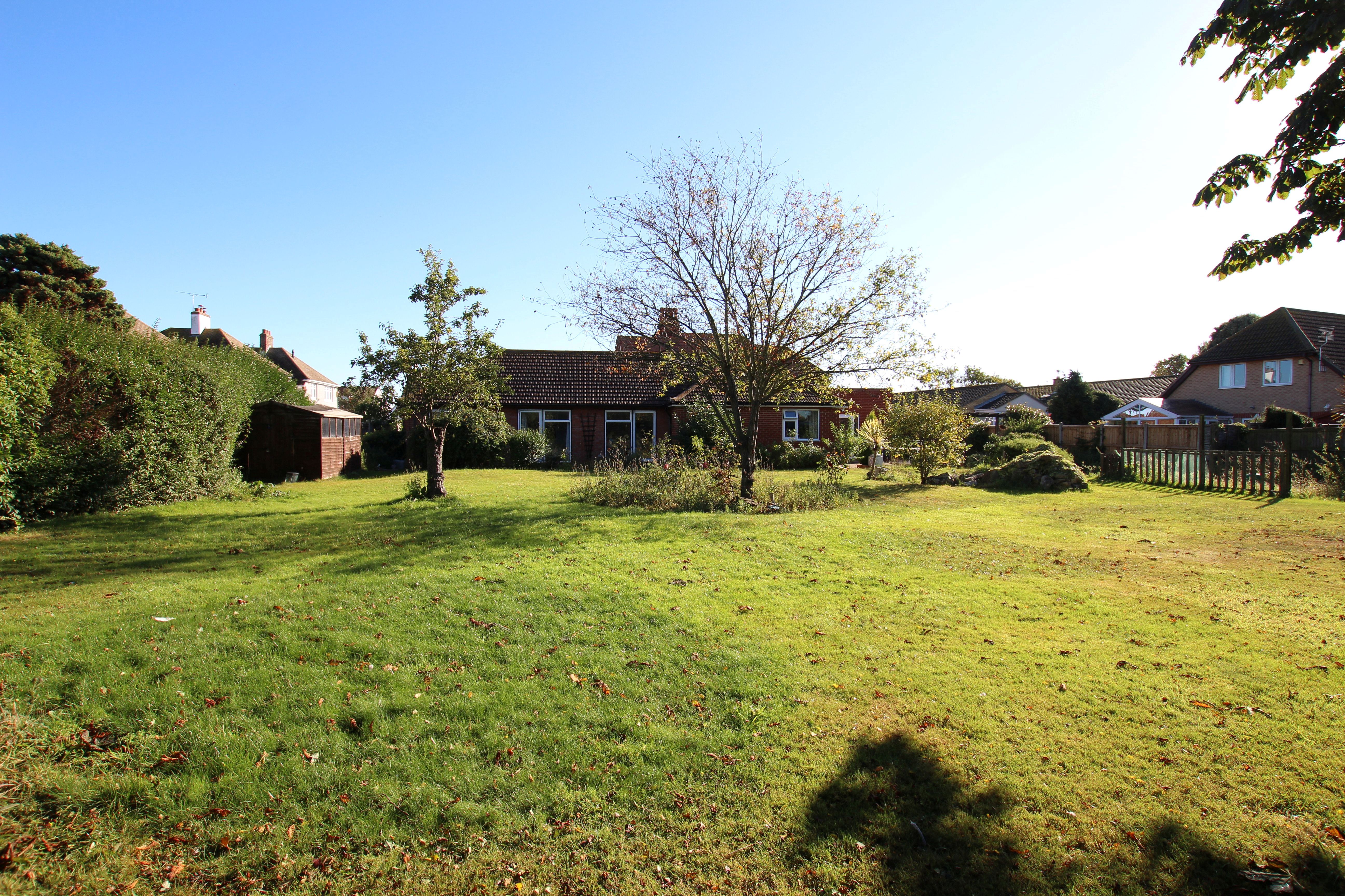 19 York Road, Holland-on-Sea, Essex, CO15 5NS