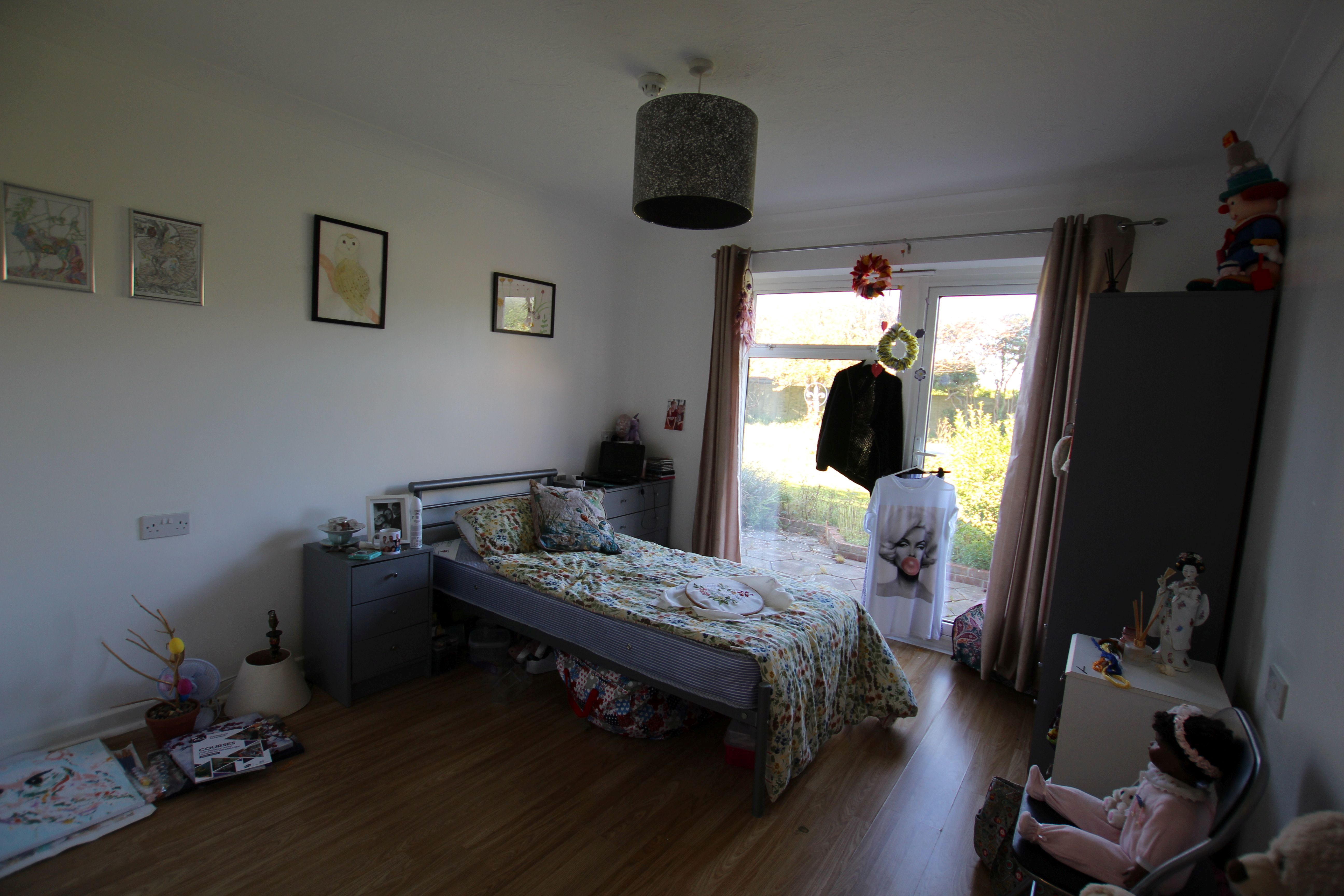 19 York Road, Holland-on-Sea, Essex, CO15 5NS