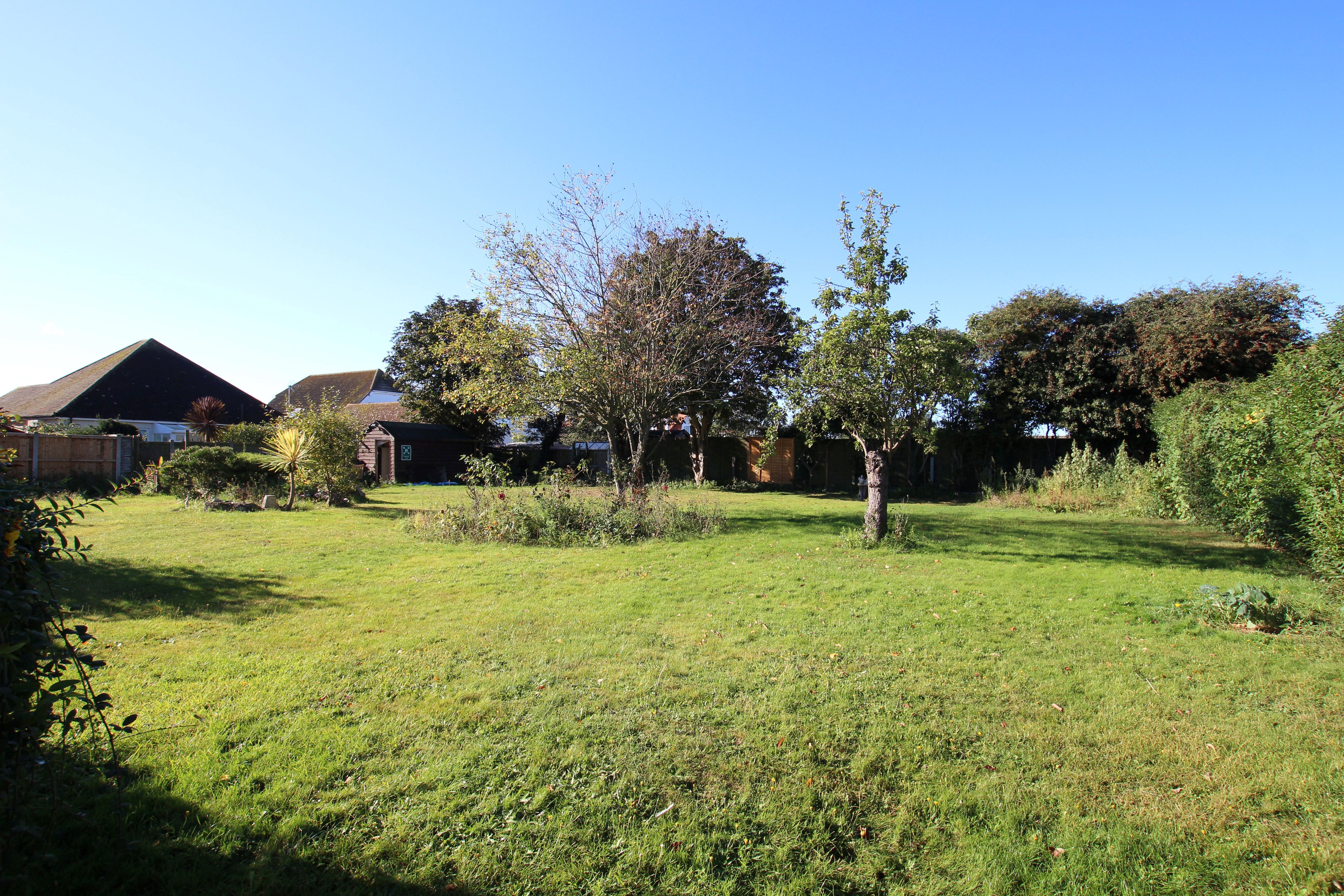 19 York Road, Holland-on-Sea, Essex, CO15 5NS