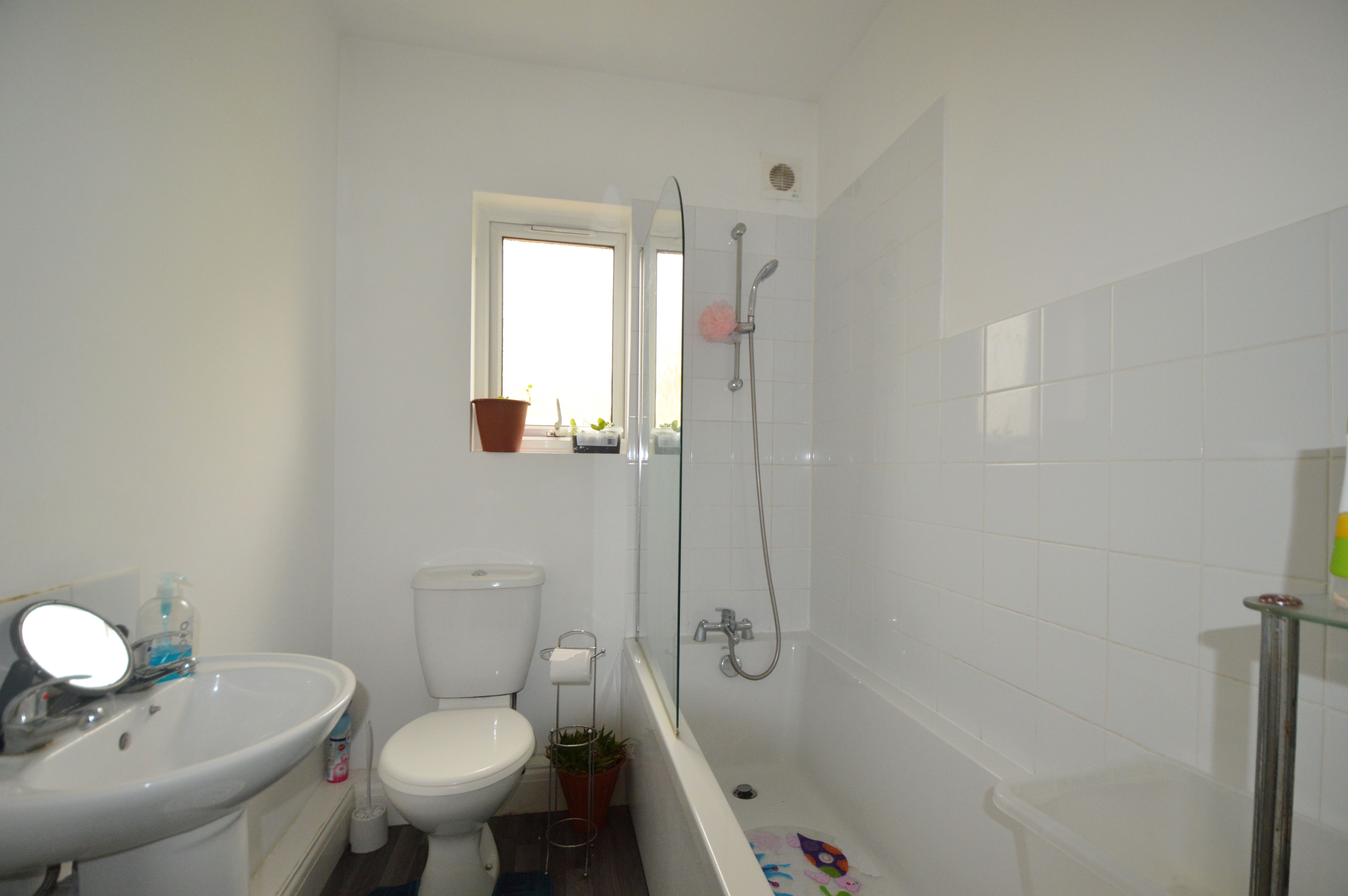 1 / 1a, Seaview Road, Shoeburyness, Shoeburyness, Essex, SS3 9DX