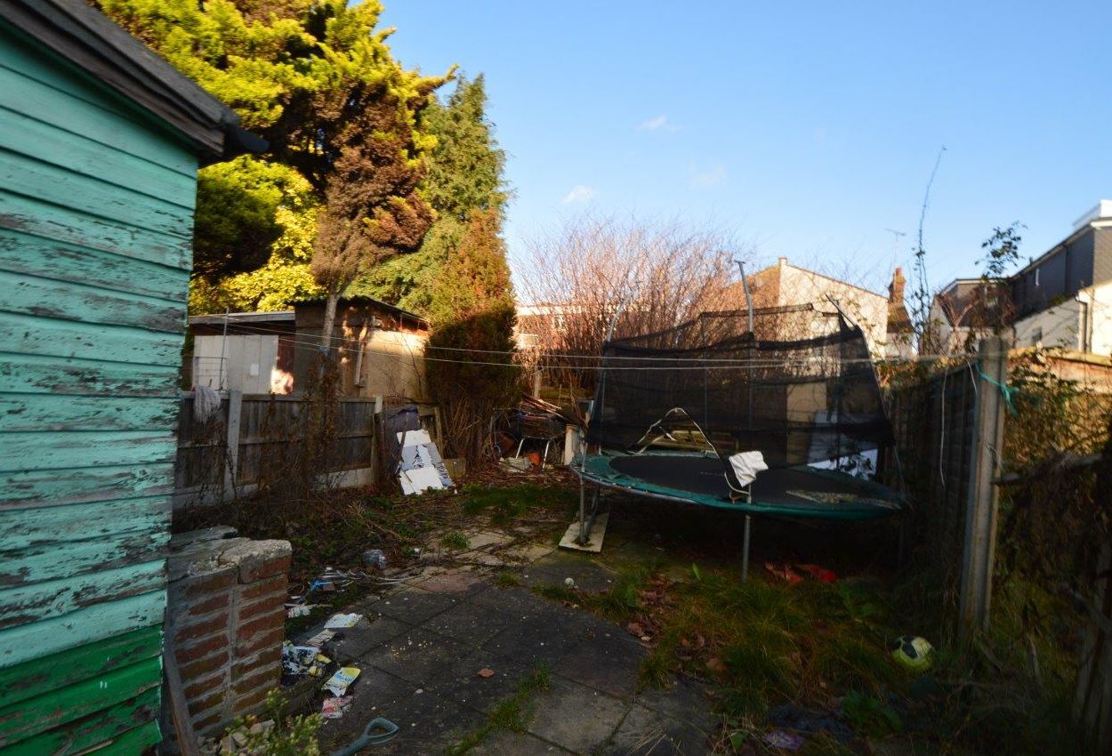 385 London Road, Westcliff-on-Sea, Essex, SS0 7HU