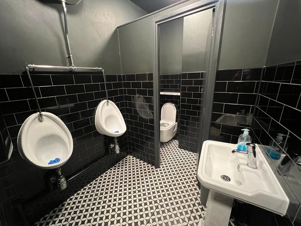 93 Broadway, Leigh-on-Sea, Essex, SS9 1PG