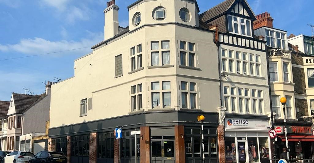 93 Broadway, Leigh-on-Sea, Essex, SS9 1PG