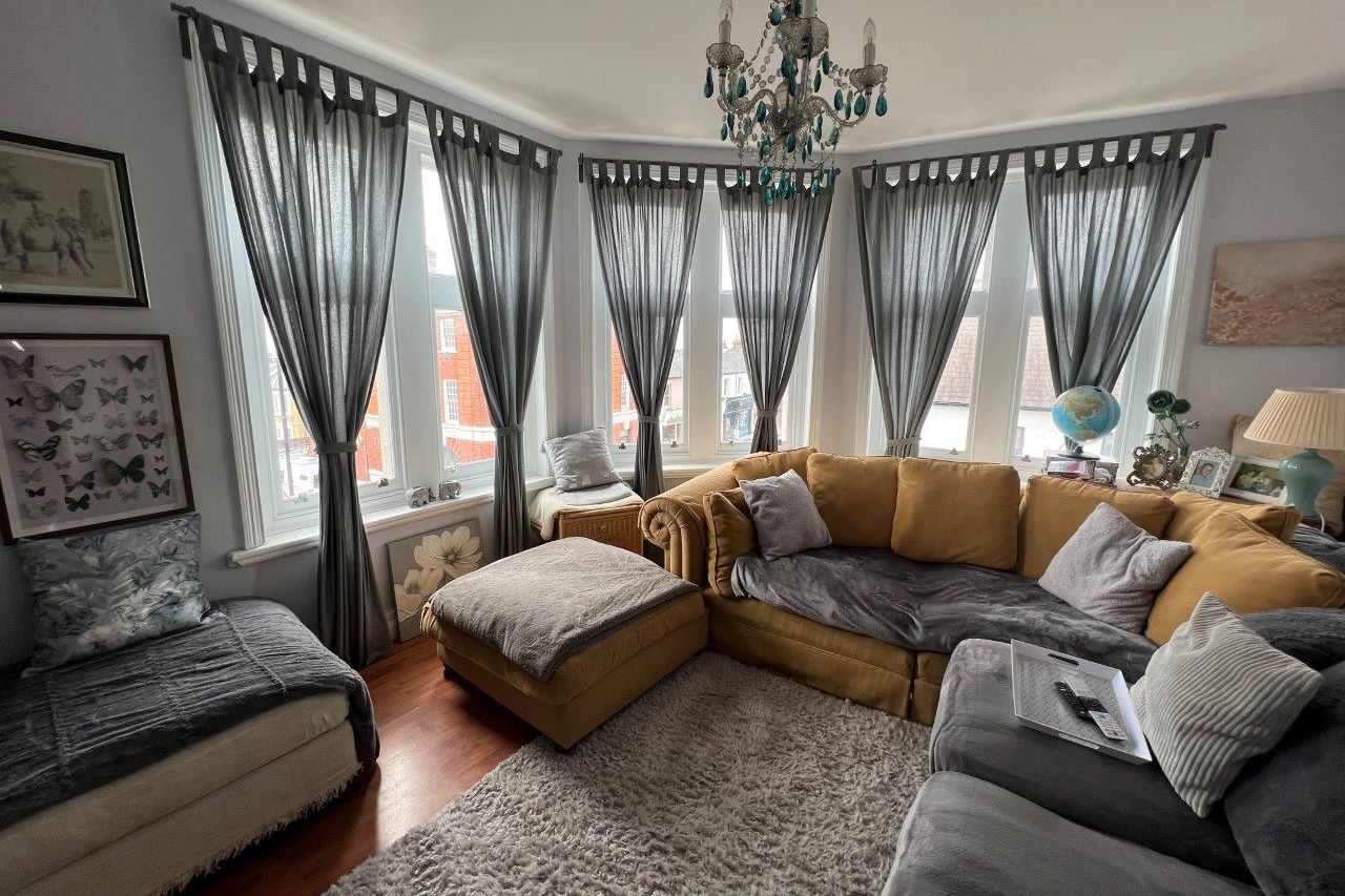 93 Broadway, Leigh-on-Sea, Essex, SS9 1PG