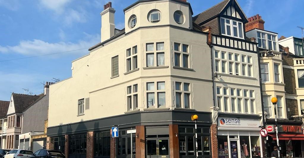 93 Broadway, Leigh-on-Sea, Essex, SS9 1PG