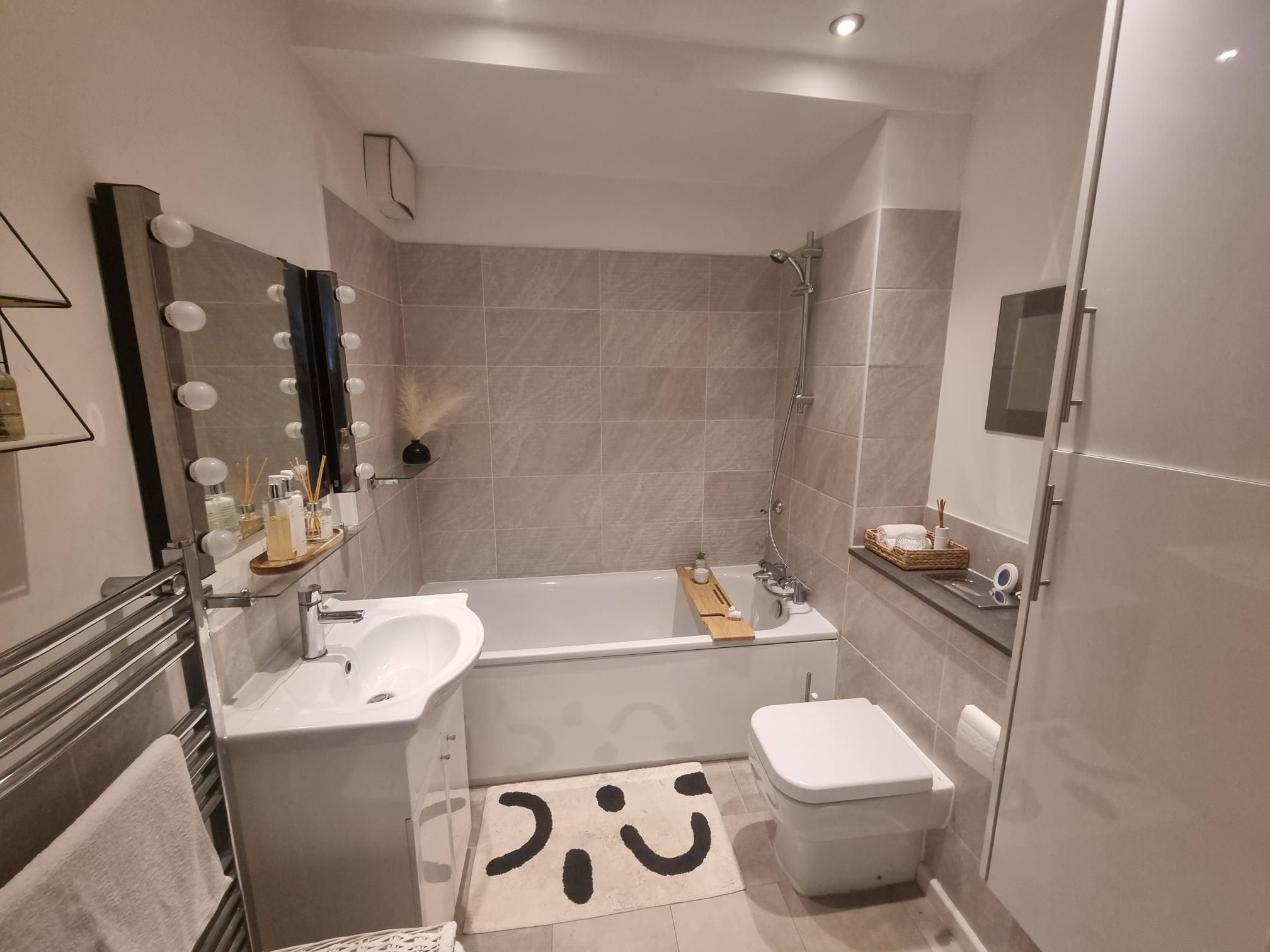 Flat 3 Hanover House, 78 High Street, Brentwood, Essex, CM14 4AP