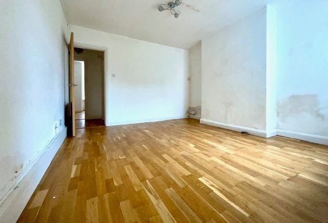 24A Genesta Road, Westcliff-on-Sea, Essex, SS0 8DA