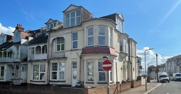 1A Palmeira Avenue / 86 Station Road, Westcliff-on-Sea, Essex, SS0 7RQ
