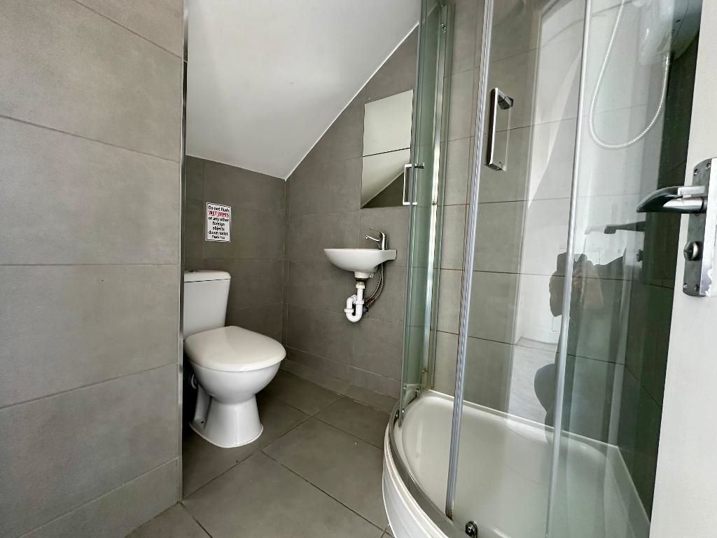 1A Palmeira Avenue / 86 Station Road, Westcliff-on-Sea, Essex, SS0 7RQ