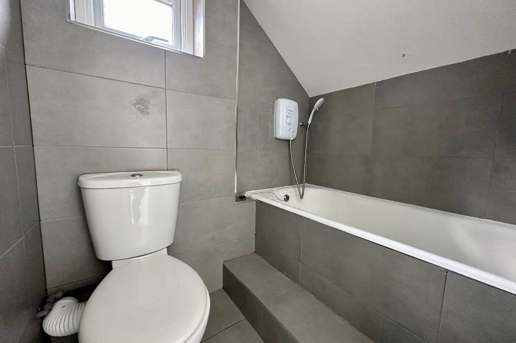 1A Palmeira Avenue / 86 Station Road, Westcliff-on-Sea, Essex, SS0 7RQ