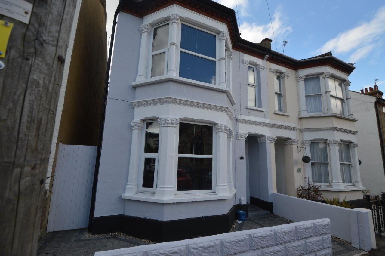 5 St. Johns Road, Westcliff-on-Sea, Essex, SS0 7JY