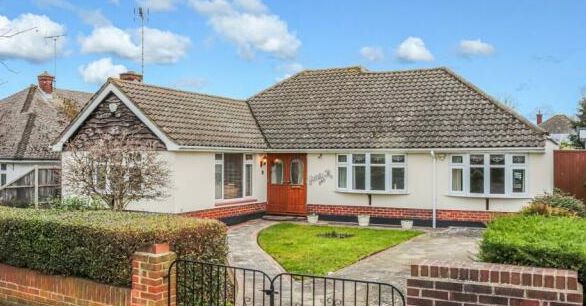 290 Thorpe Hall Avenue, Thorpe Bay, Essex, SS1 3SD