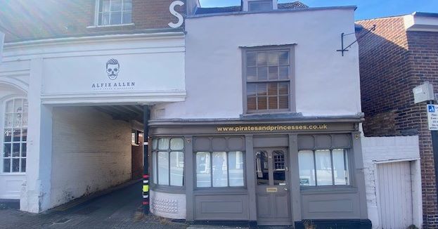 37 North Hill, Colchester, Essex, CO1 1QR