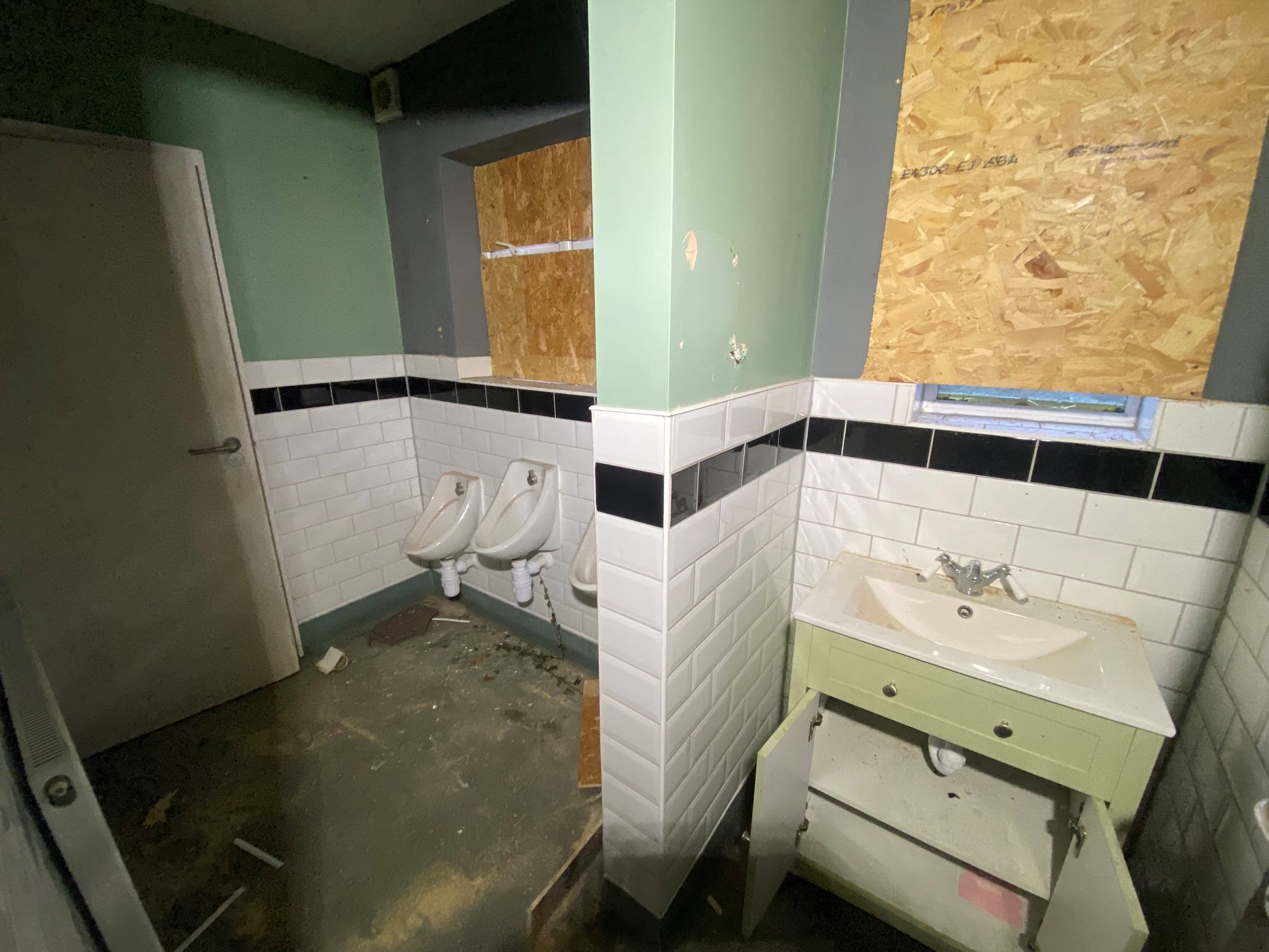 The Red Lion, 130 Coggeshall Road, Marks Tey, Essex, CO6 1LT