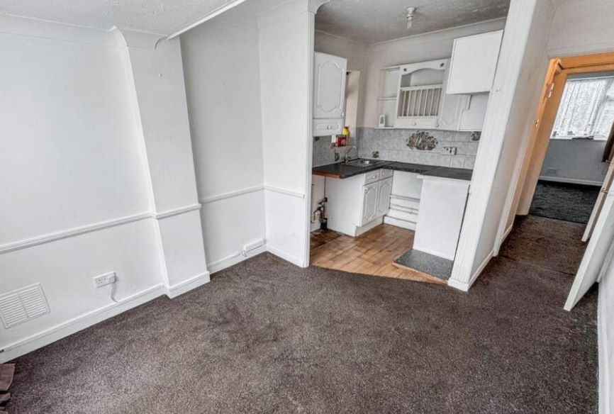 81A High Street, Canvey Island, Essex, SS8 7RE