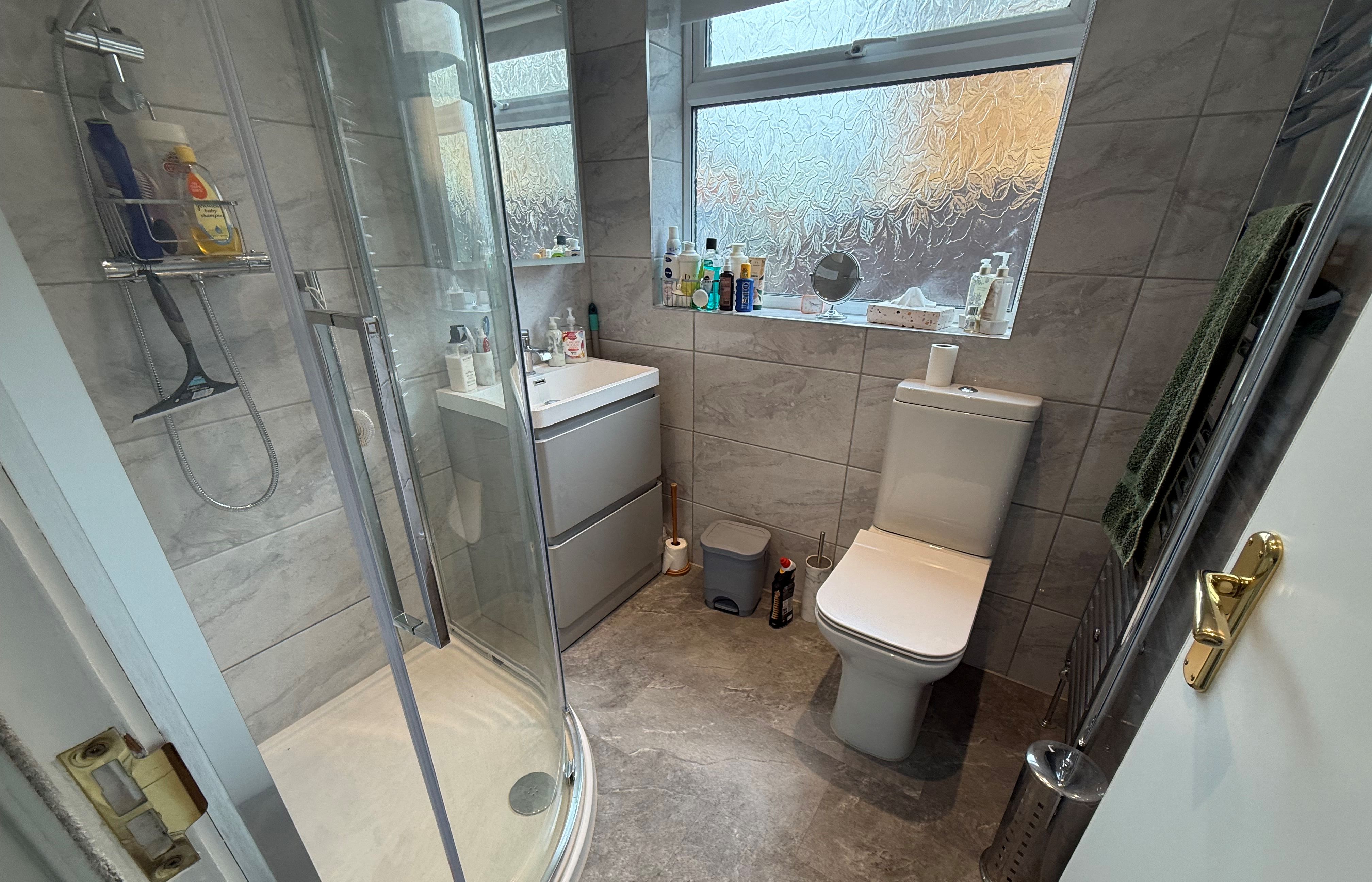 10 Alan Grove, Leigh-on-Sea, Essex, SS9 5RU