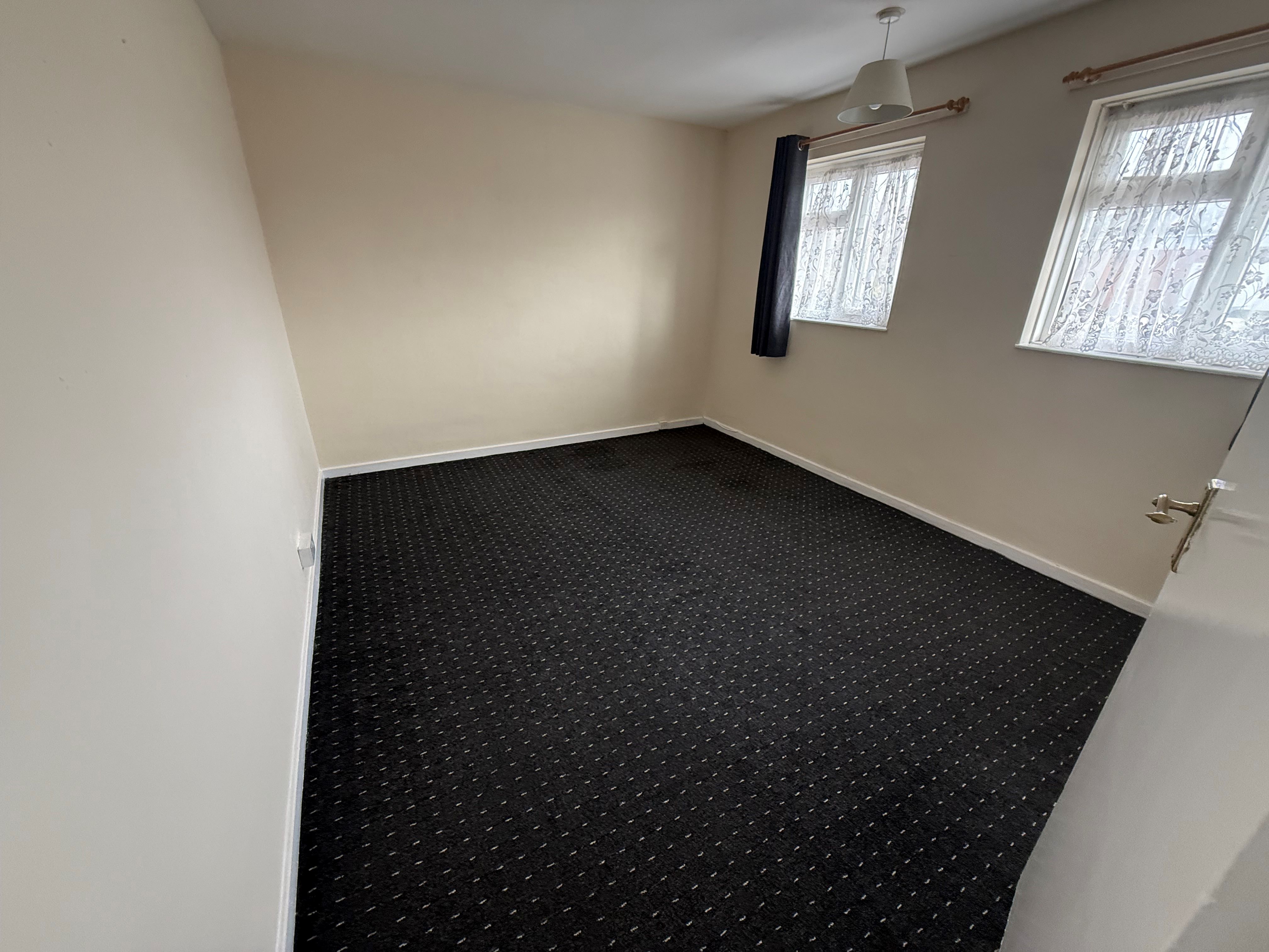 147 Rose Lane, Romford, Essex, RM6 5NR