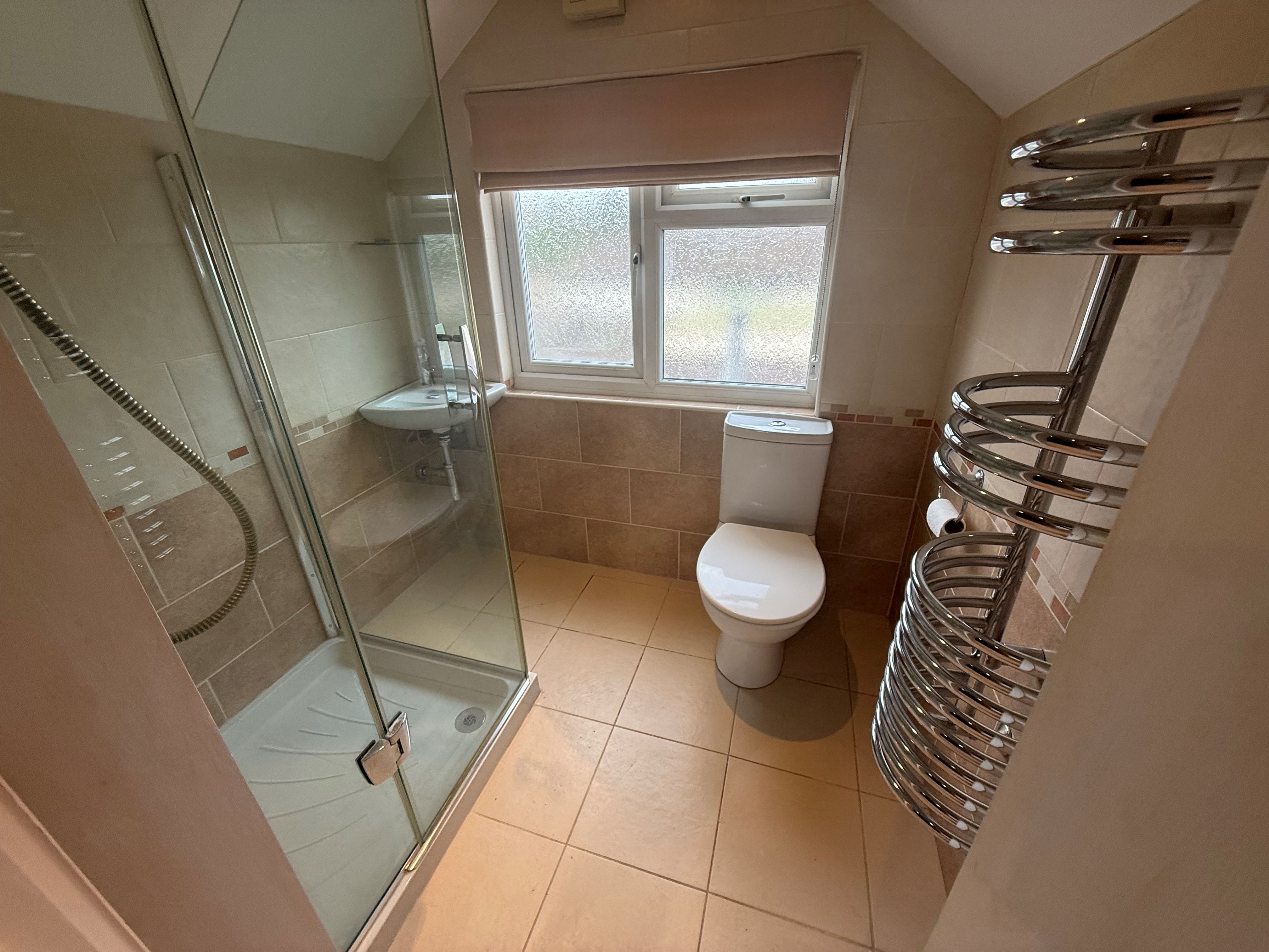 2 Deirdre Avenue, Wickford, Essex, SS12 0AX