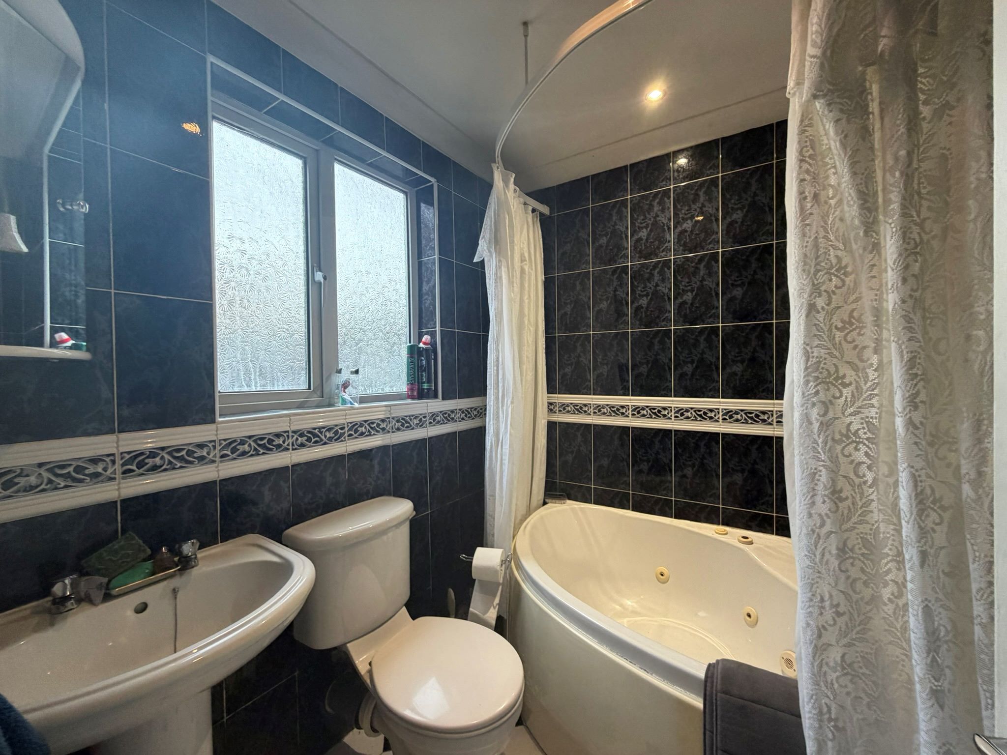 27 Salisbury Avenue, Stanford-le-Hope, Essex, SS17 0DA