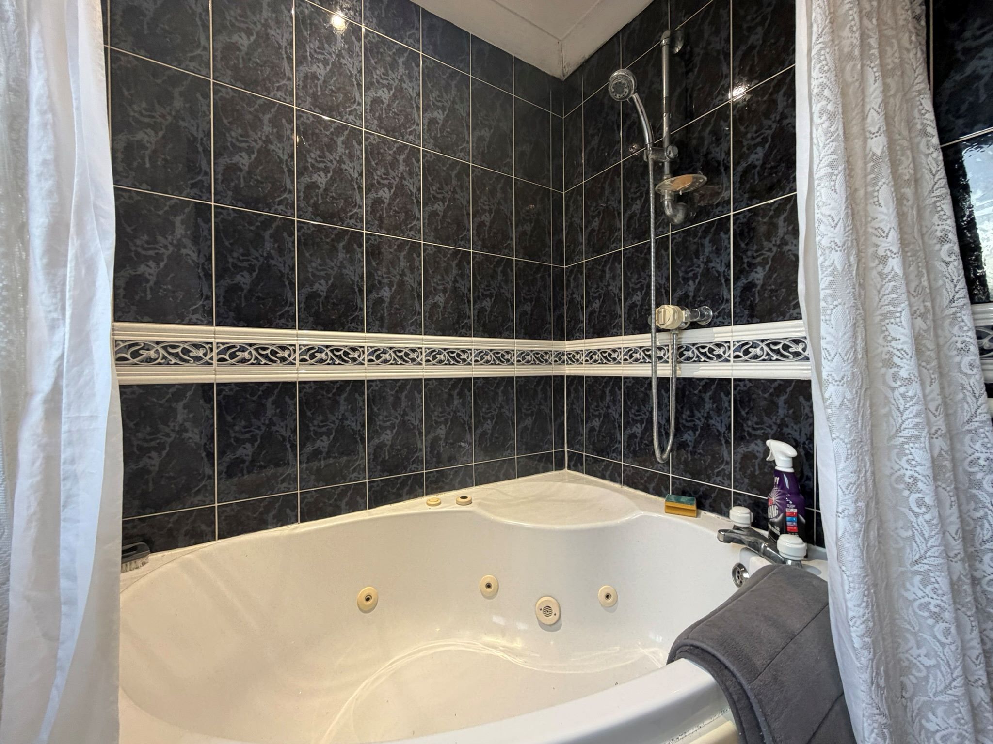 27 Salisbury Avenue, Stanford-le-Hope, Essex, SS17 0DA