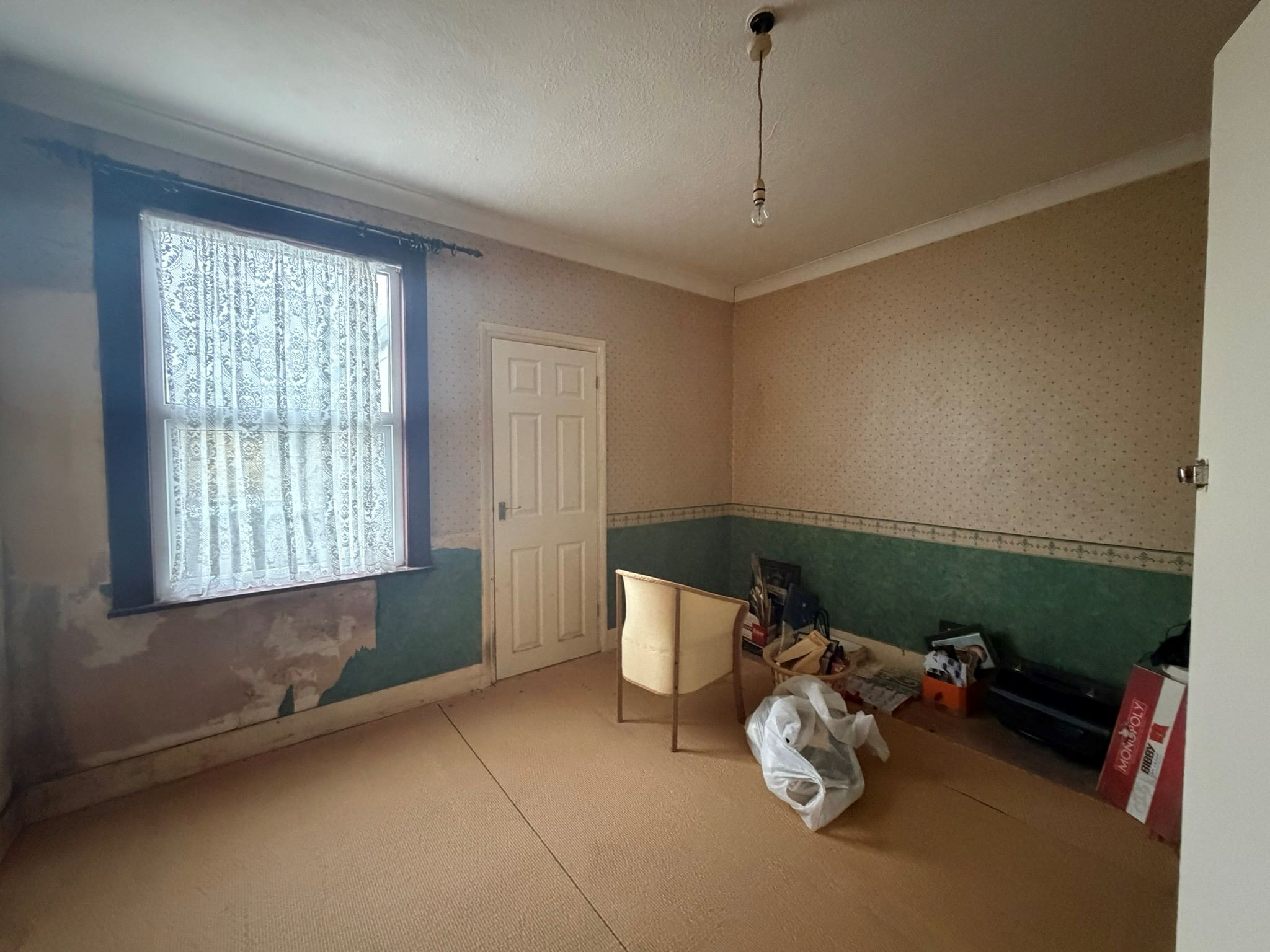 27 Salisbury Avenue, Stanford-le-Hope, Essex, SS17 0DA