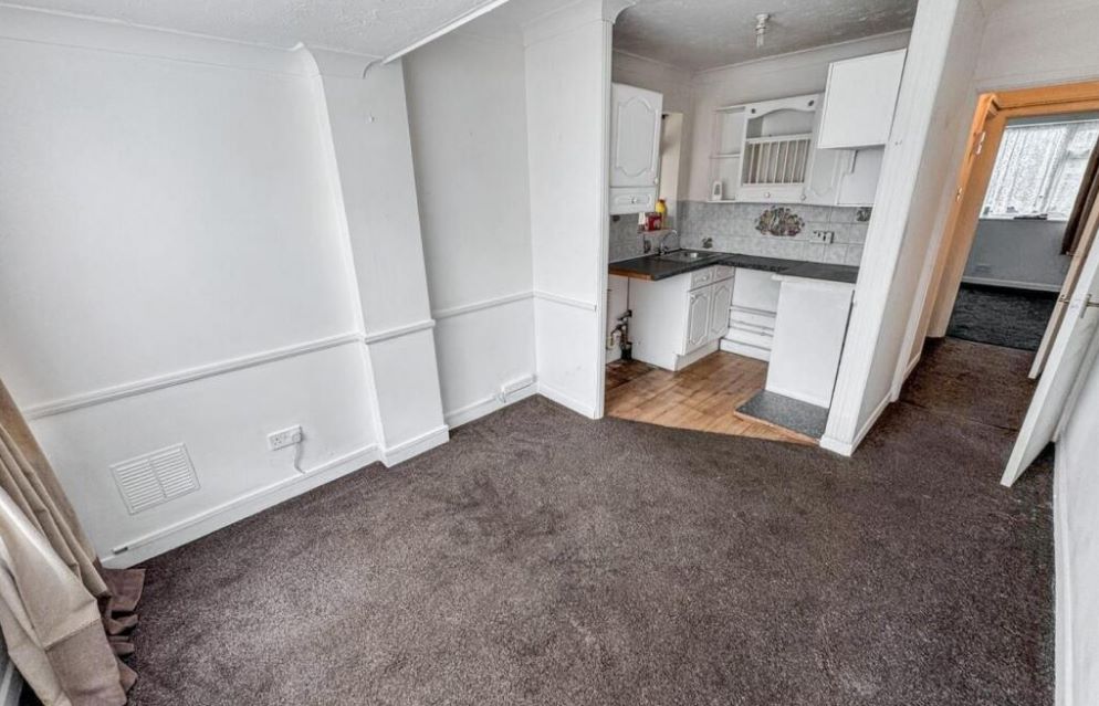 81A High Street, Canvey Island, Essex, SS8 7RE