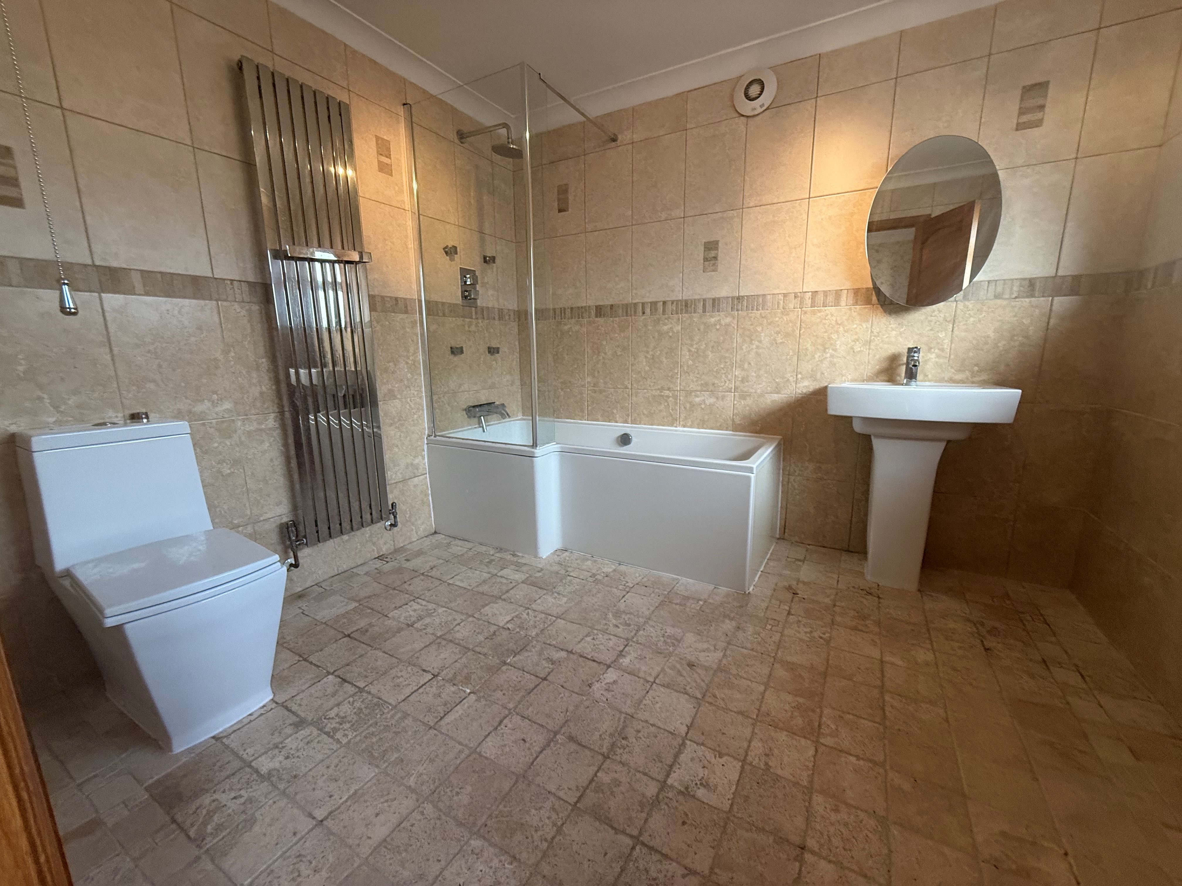 190 Eastwood Road, Rayleigh, Essex, SS6 7LY