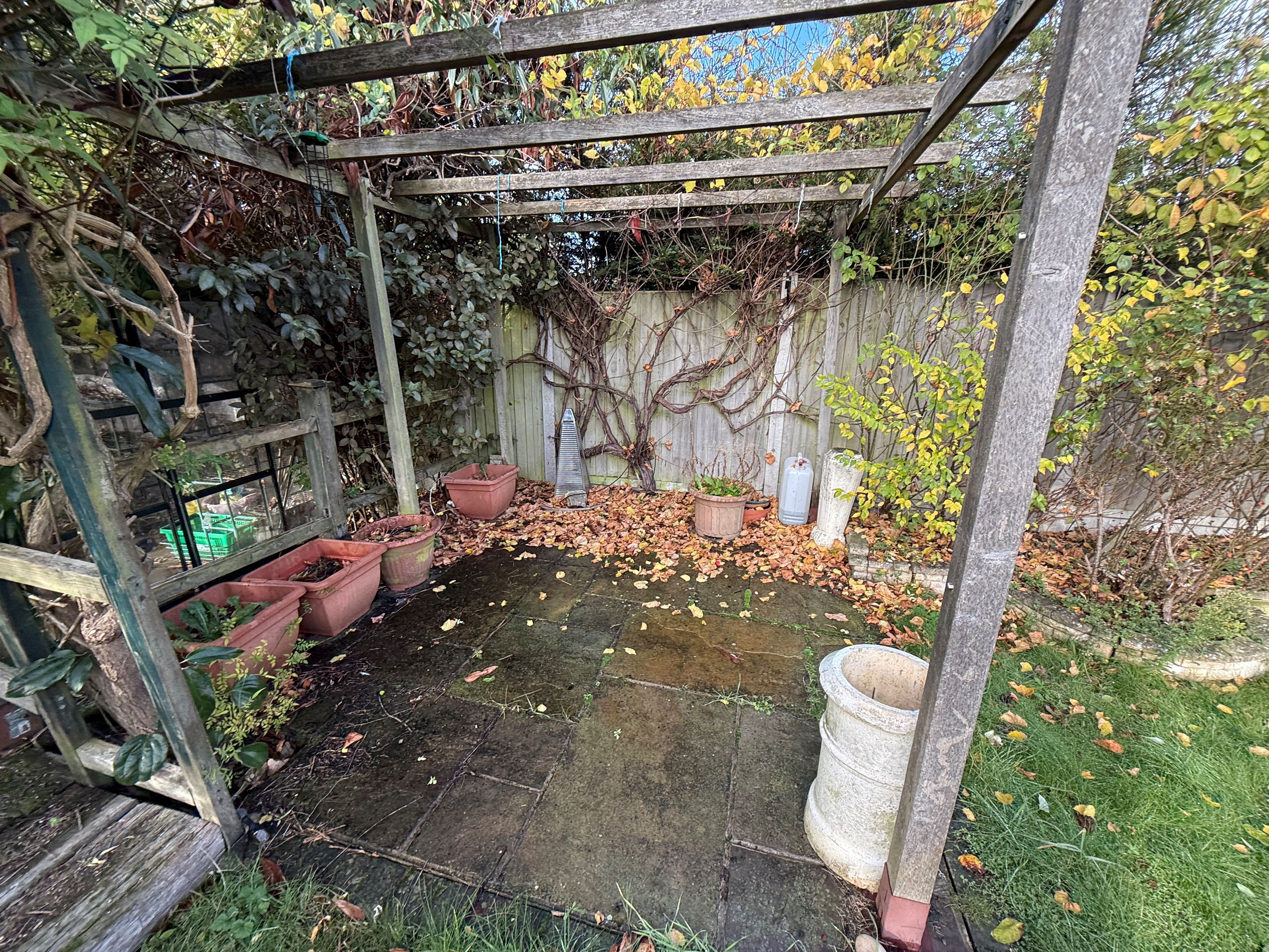 190 Eastwood Road, Rayleigh, Essex, SS6 7LY