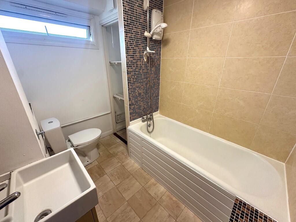 11 Lumsden Road, Southsea, Hampshire, PO4 9LN