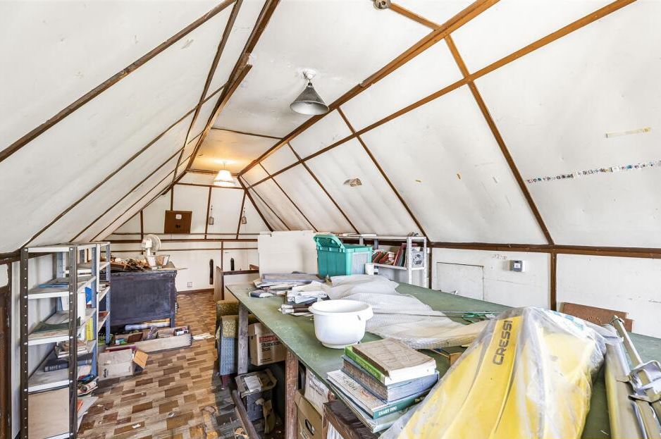 48 Clay Hill, Enfield, EN2 9AW