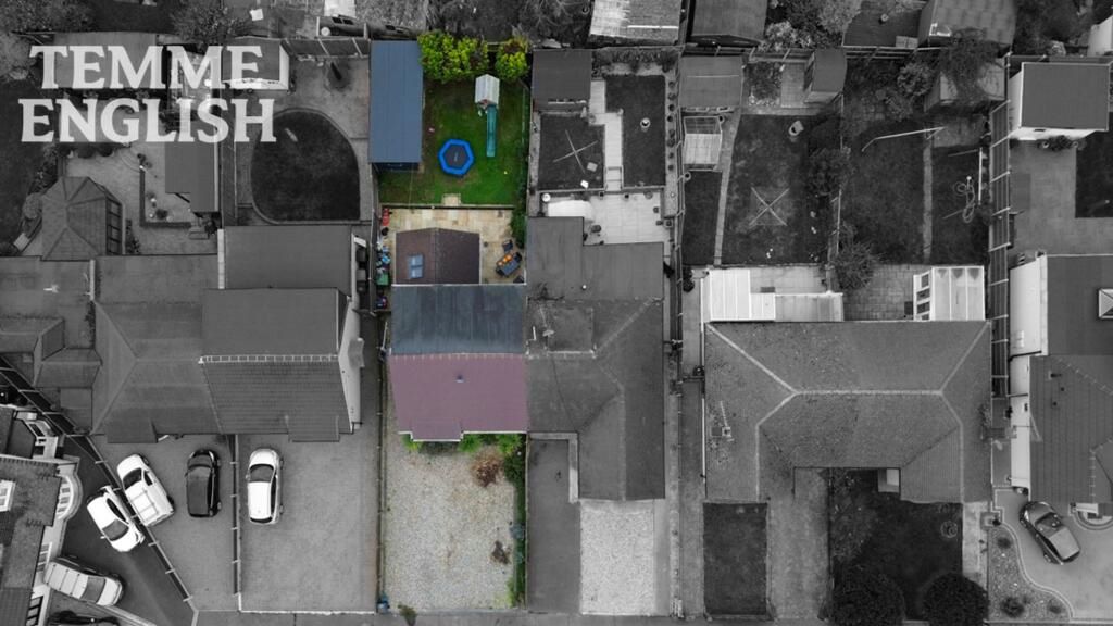 33 Laurel Avenue, Wickford, Essex, SS12 0BH