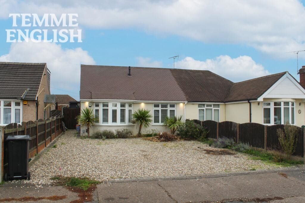 33 Laurel Avenue, Wickford, Essex, SS12 0BH