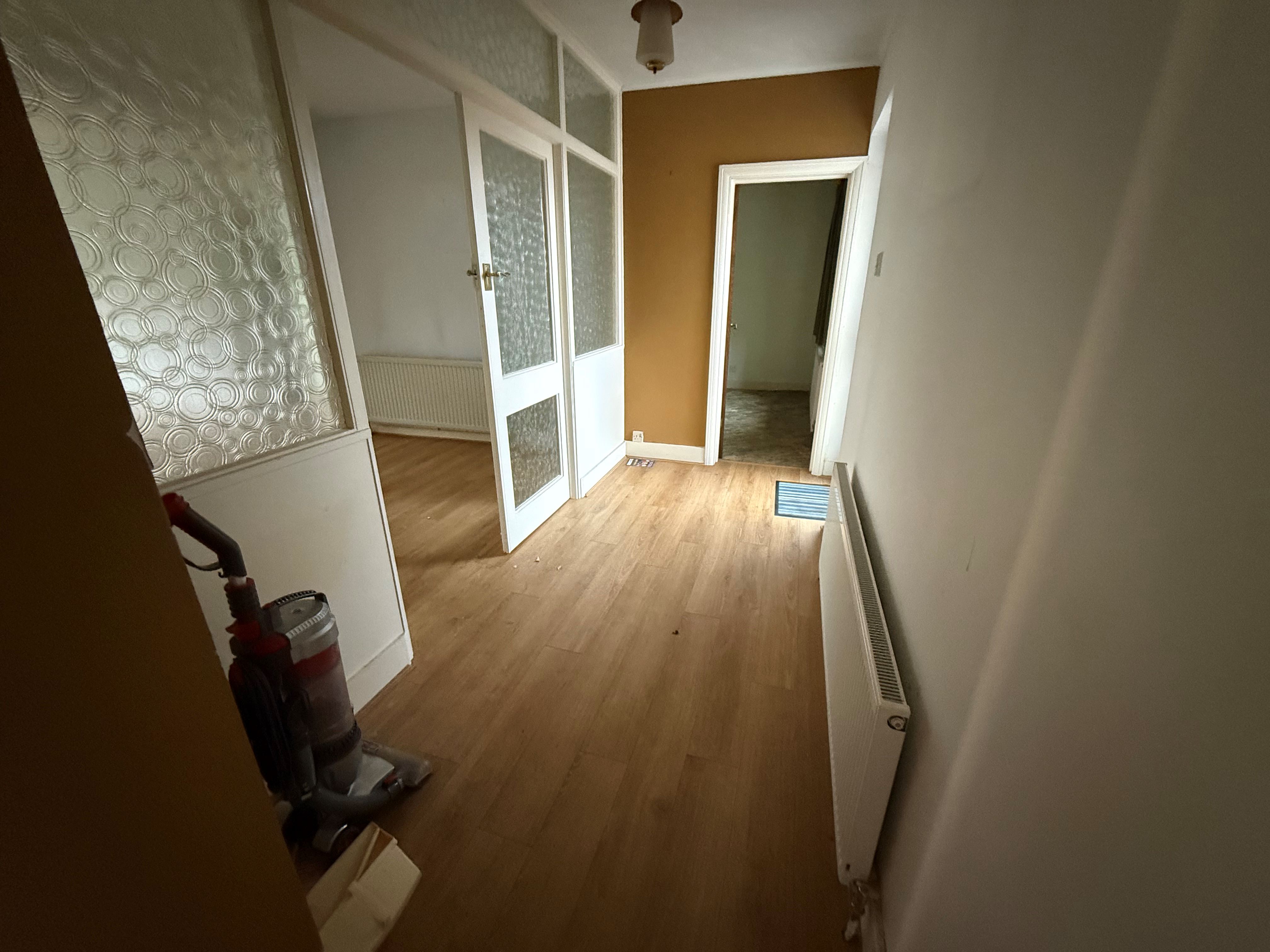 48 Station Crescent, Rayleigh, Essex, SS6 8AU