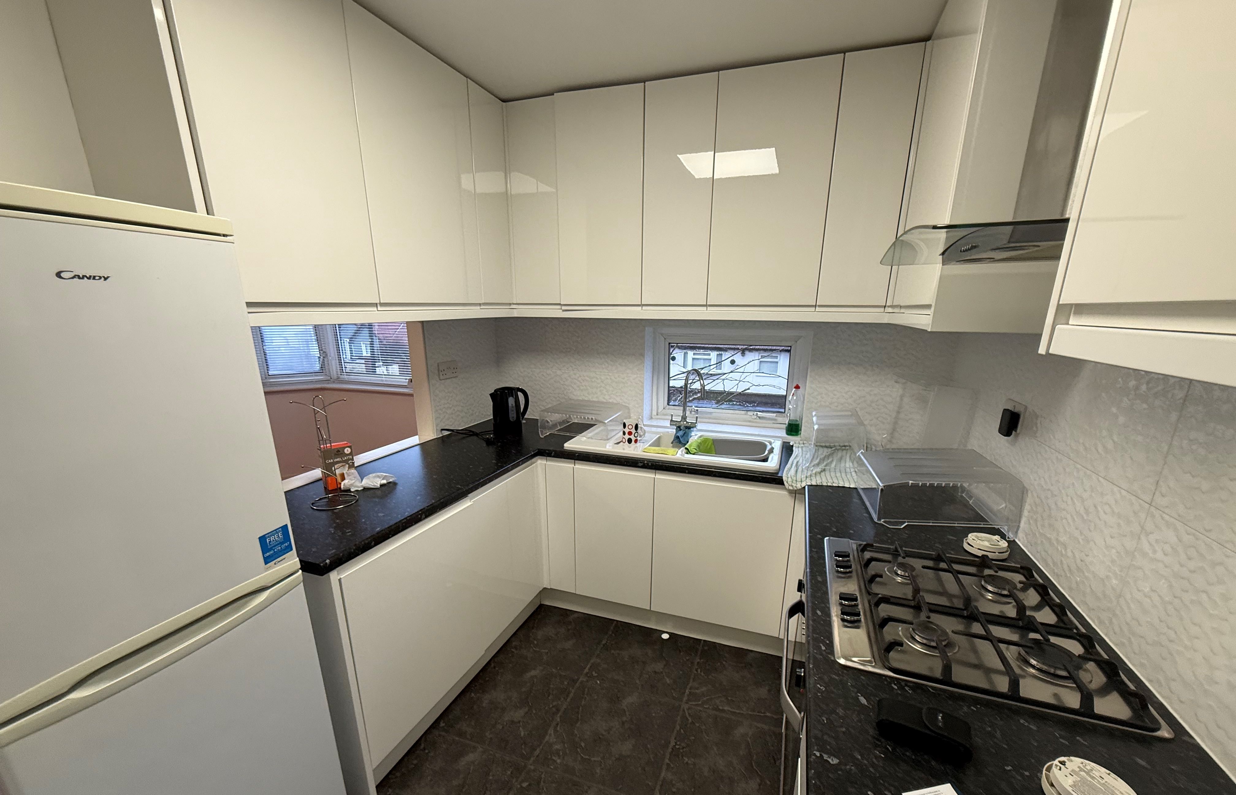 48 Station Crescent, Rayleigh, Essex, SS6 8AU