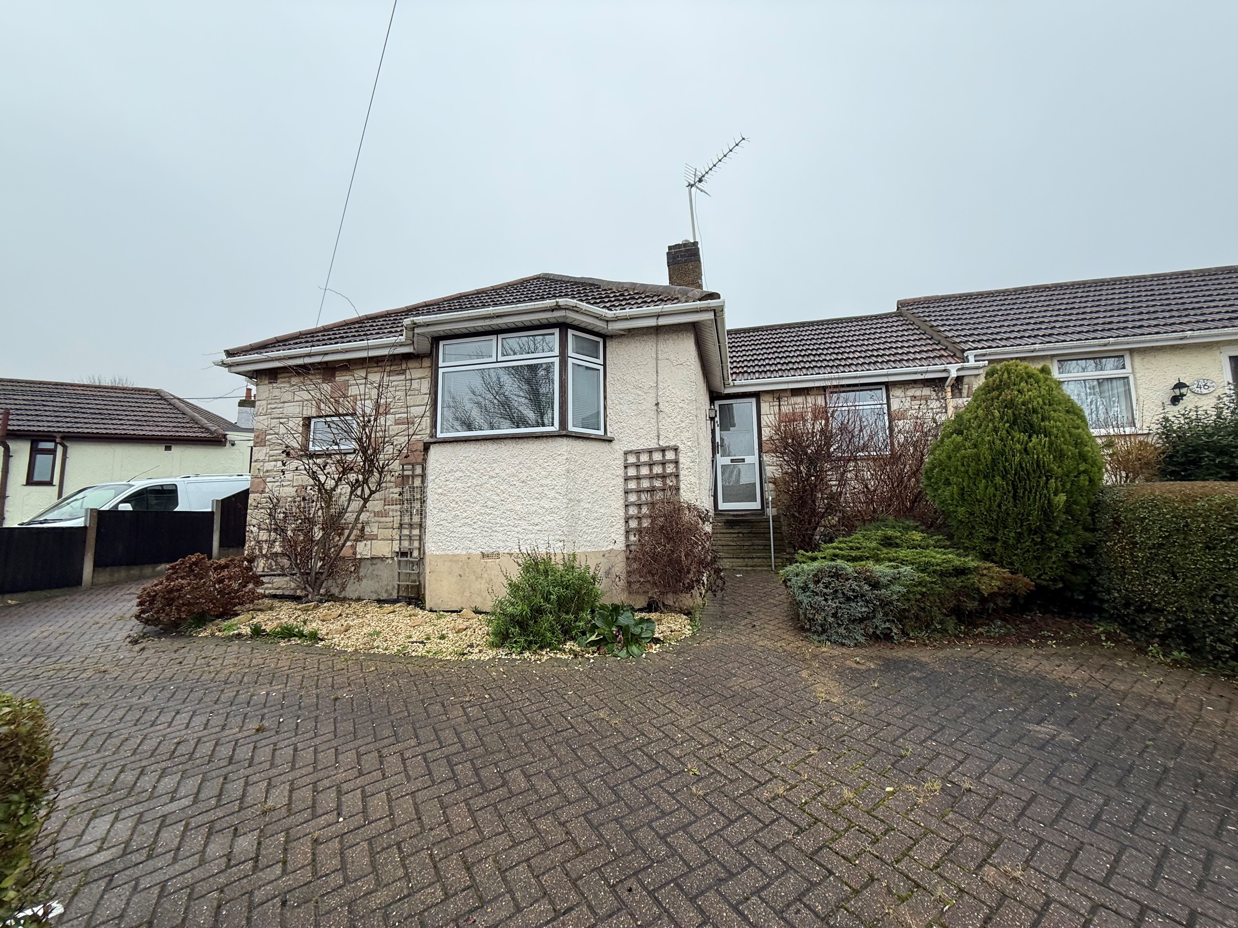 48 Station Crescent, Rayleigh, Essex, SS6 8AU