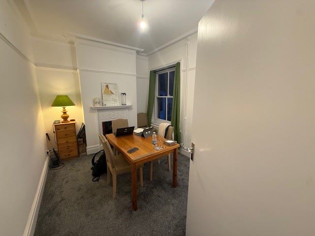 33 Albert Walk, Felixstowe, Suffolk, IP11 7AS