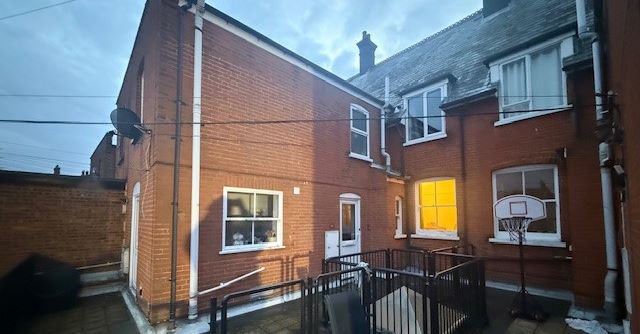 33 Albert Walk, Felixstowe, Suffolk, IP11 7AS