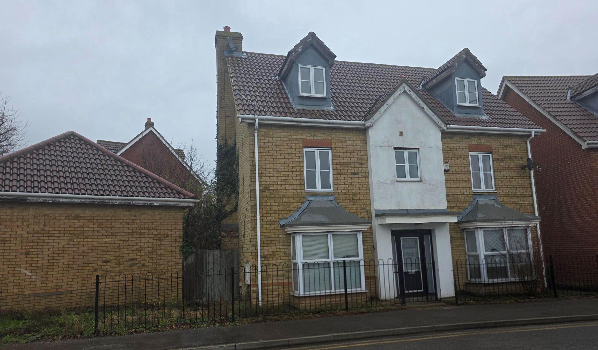 55 Mayflower Road, Chafford Hundred, Grays, Essex, RM16 6BE