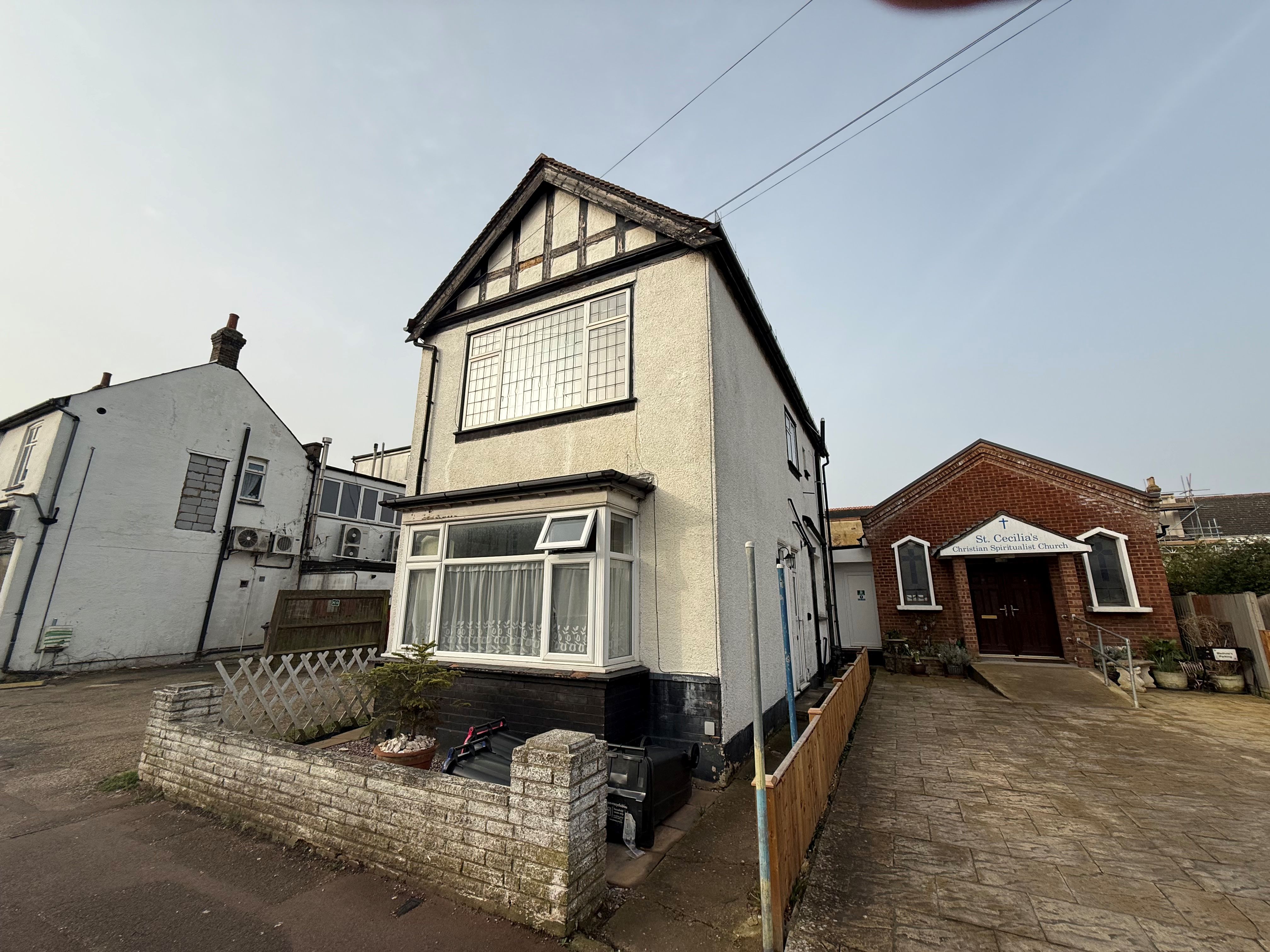 7A Lord Roberts Avenue, Leigh-on-Sea, Essex, SS9 1ND