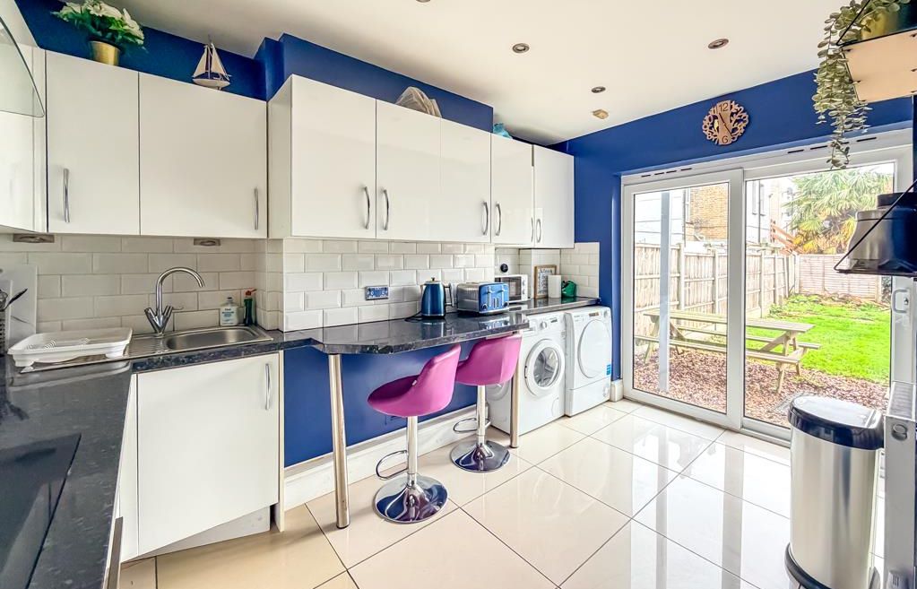 153 Northview Drive, Westcliff-on-Sea, Essex, SS0 9ND