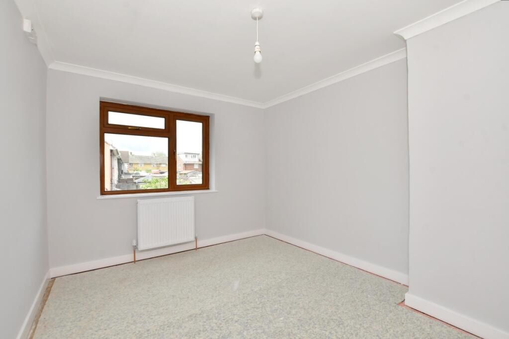 1 Grimston Road, Basildon, Essex, SS14 3NG