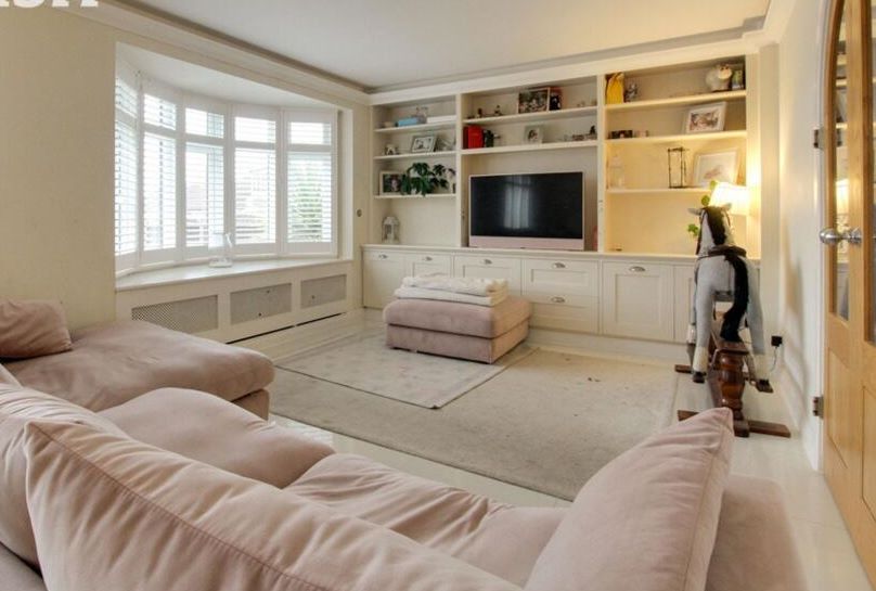 33 Laurel Avenue, Wickford, Essex, SS12 0BH