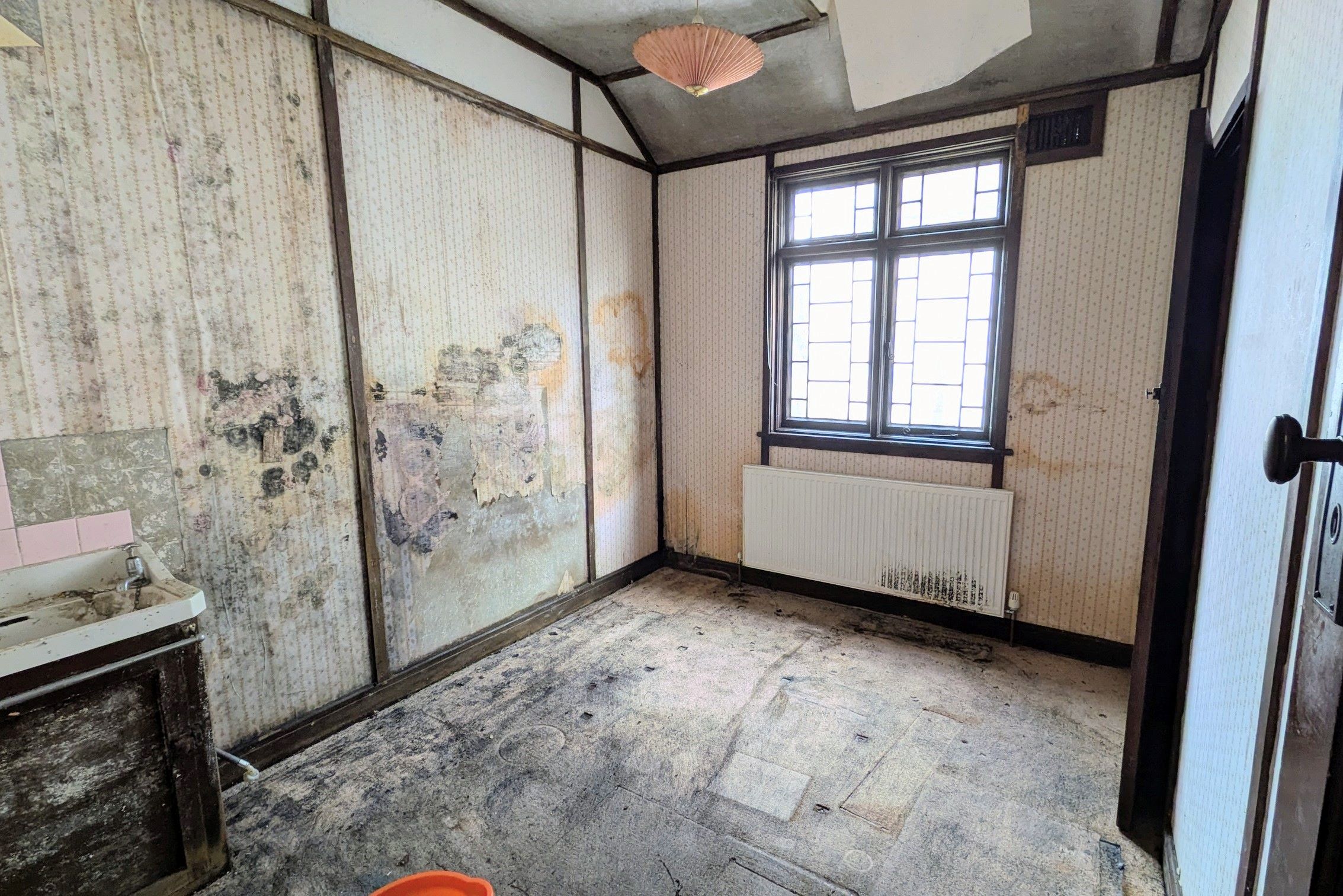 133 Meadow Way, Jaywick, Clacton-on-Sea, Essex, CO15 2HA