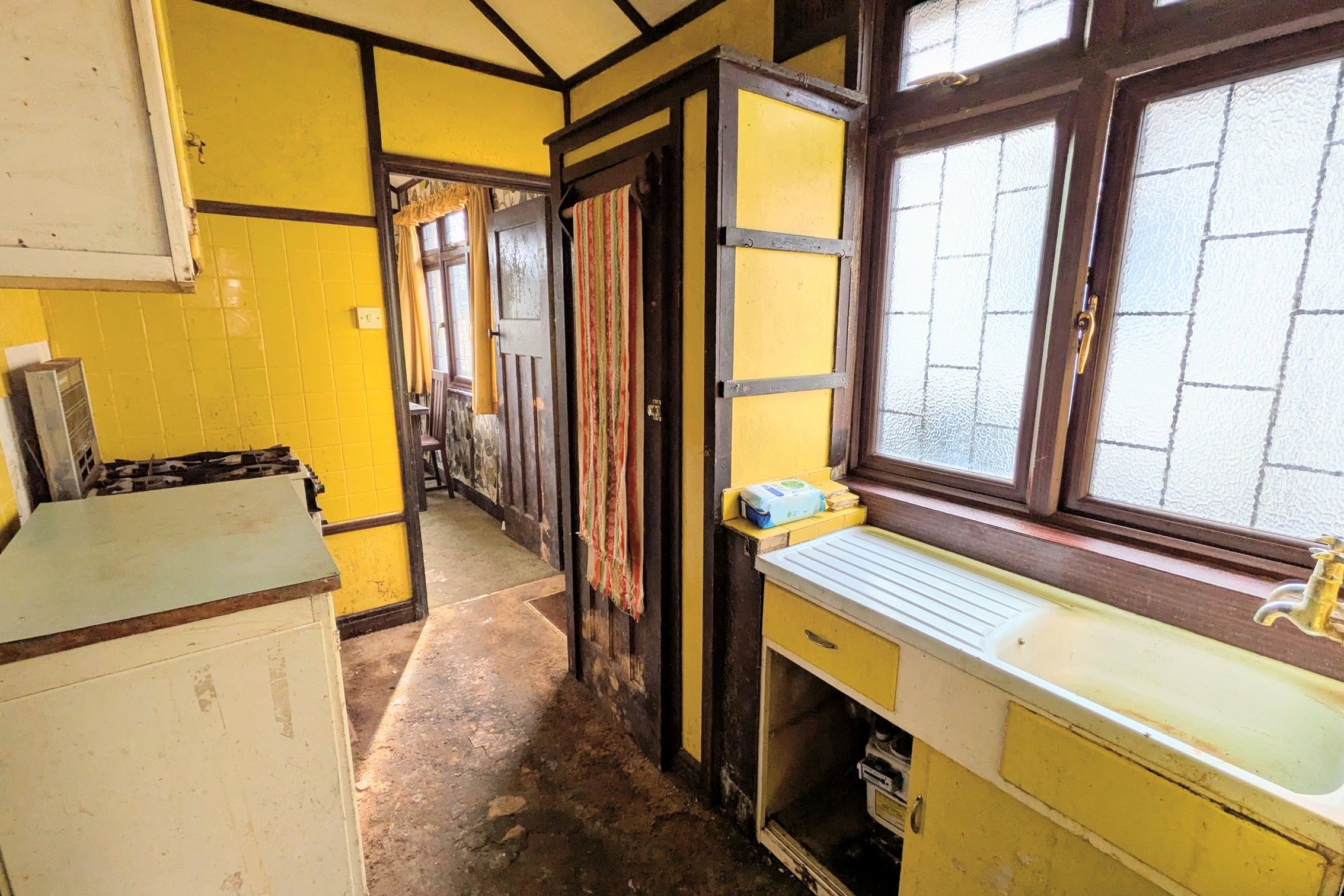 133 Meadow Way, Jaywick, Clacton-on-Sea, Essex, CO15 2HA