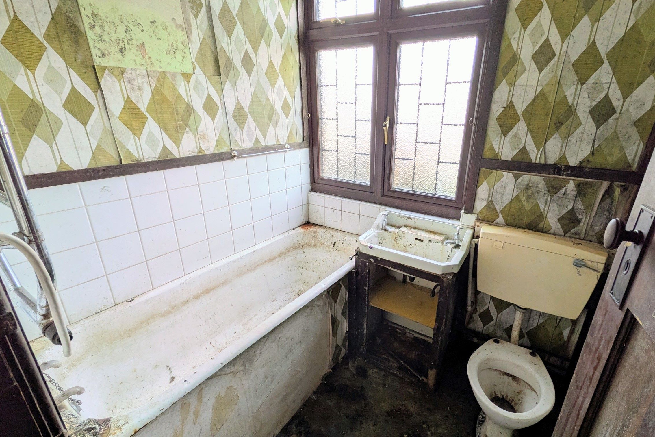 133 Meadow Way, Jaywick, Clacton-on-Sea, Essex, CO15 2HA