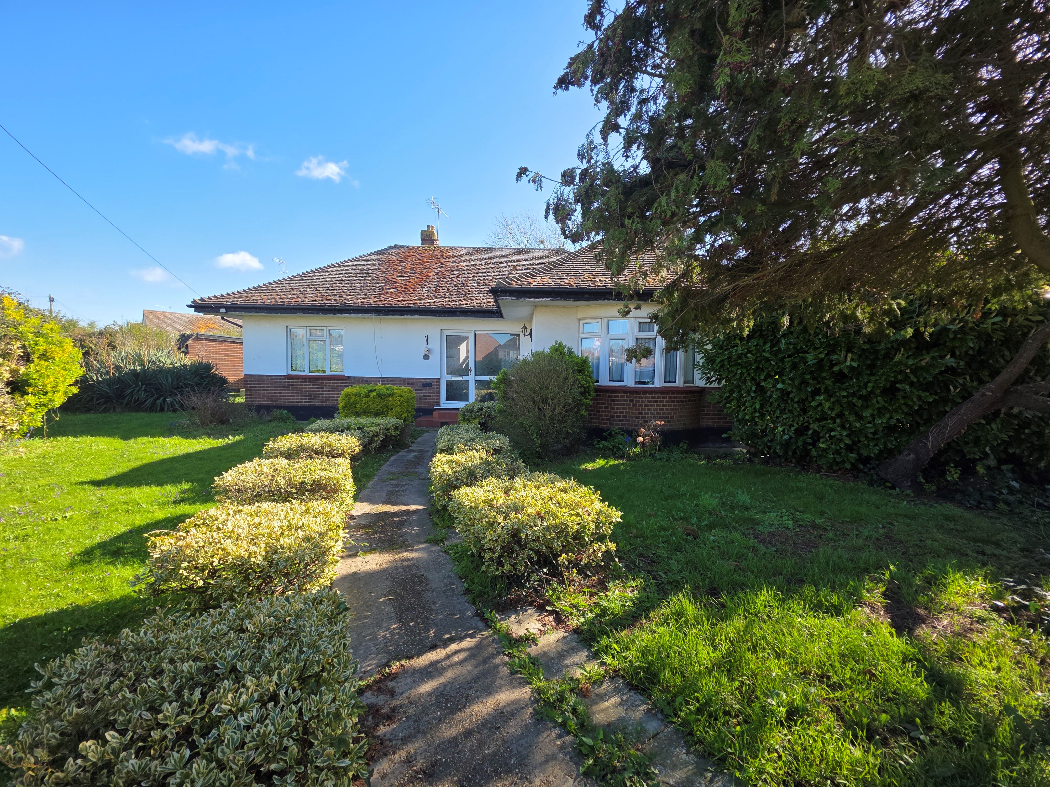 11 Dyke Crescent, Canvey Island, Essex, SS8 0QF