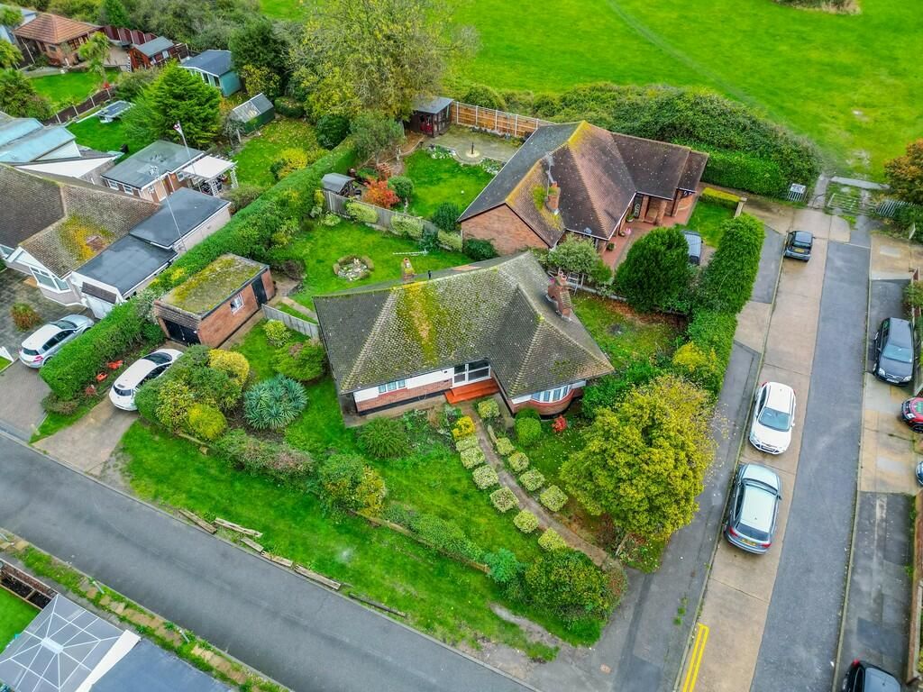 11 Dyke Crescent, Canvey Island, Essex, SS8 0QF