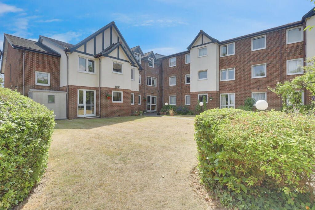 Flat 24 Burges Court, Station Road, Southend-on-Sea, Essex, SS1 3EP