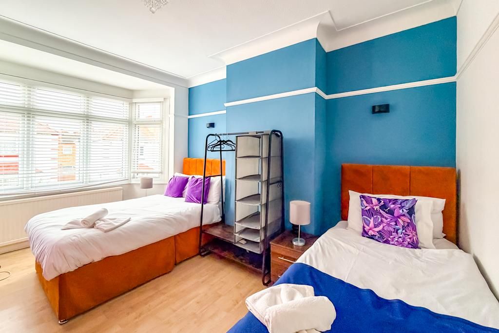 153 Northview Drive, Westcliff-on-Sea, Essex, SS0 9ND