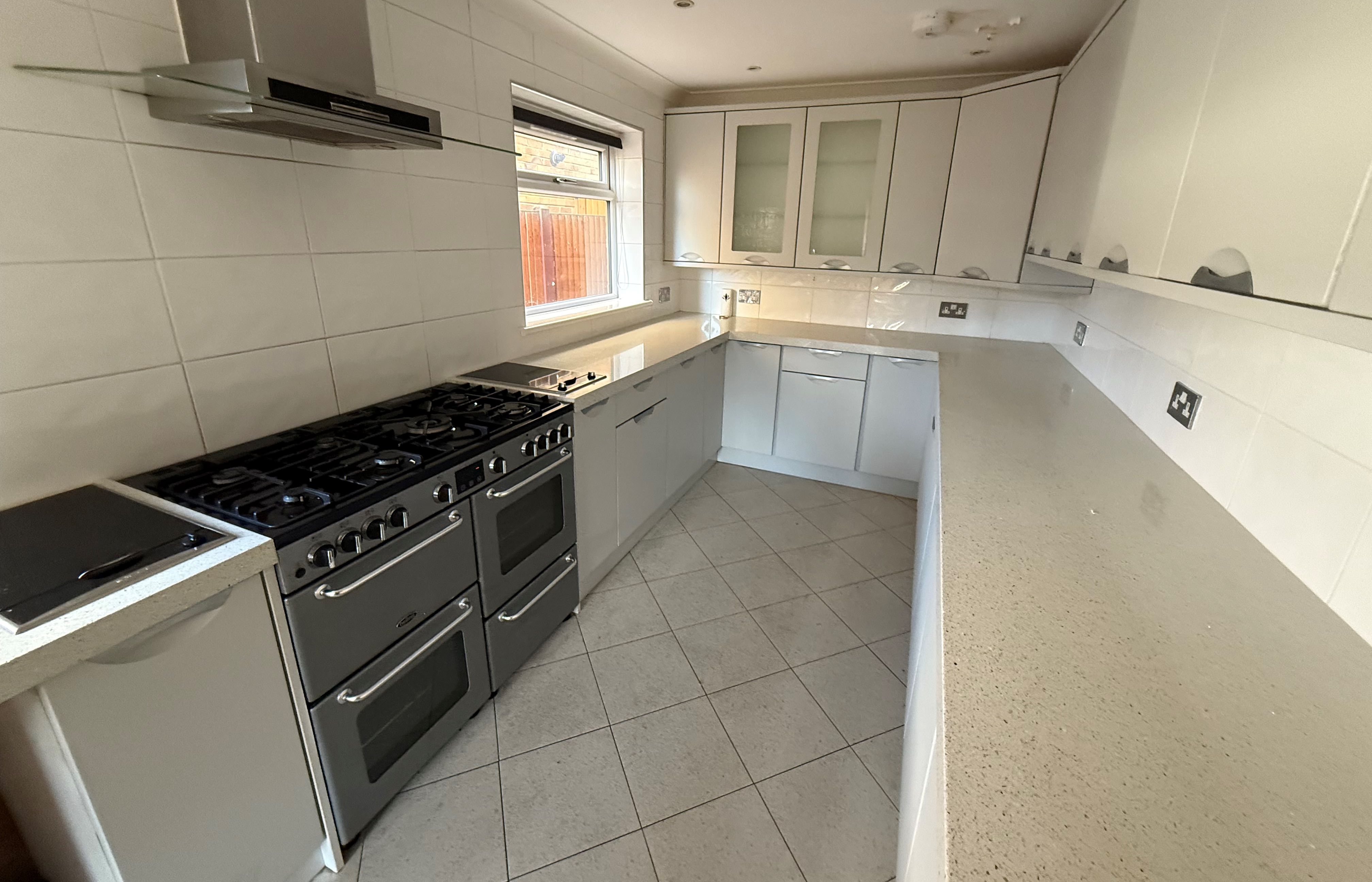 190 Eastwood Road, Rayleigh, Essex, SS6 7LY